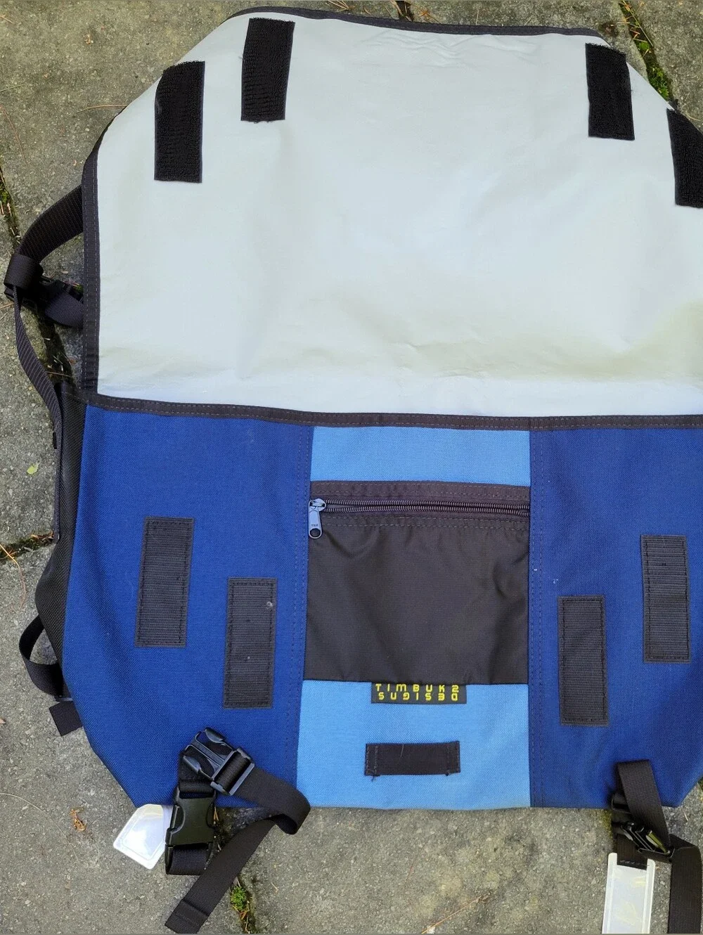 Timbuk2 Large Messenger Bag Crossbody Sling Blue Gryffindor Leo Lion Patches